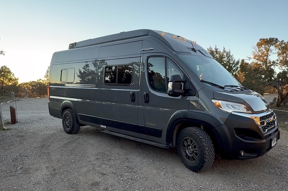 2025 Solis 59PX in Charcoal